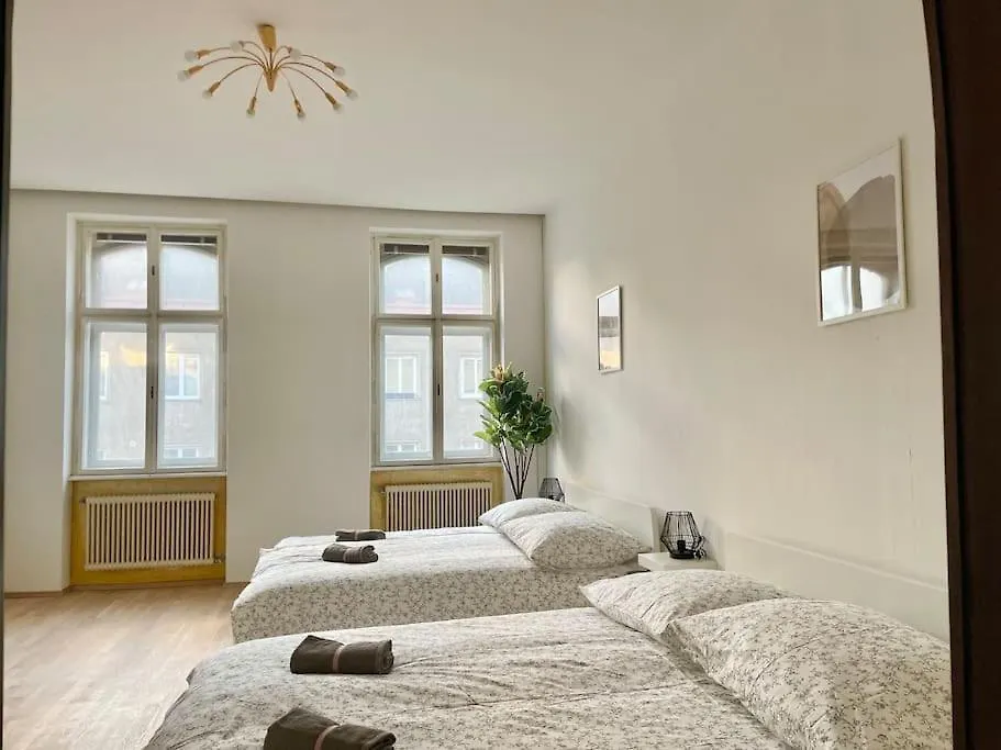 110 M2 Sunny & Central Apartment 비엔나 0*,  오스트리아